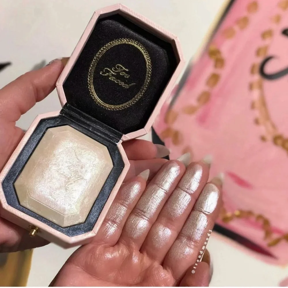 Discontinued Too Faced Diamond Light Highlighter - Diamond Fire ~ NEW - Picture 3 of 3